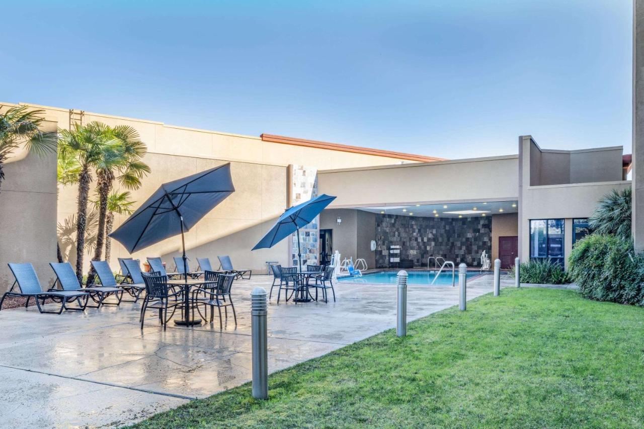 Hotel Wyndham Sacramento à Carmichael Extérieur photo