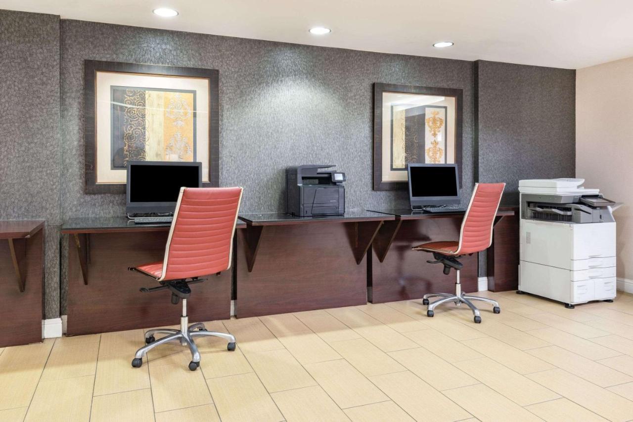 Hotel Wyndham Sacramento à Carmichael Extérieur photo